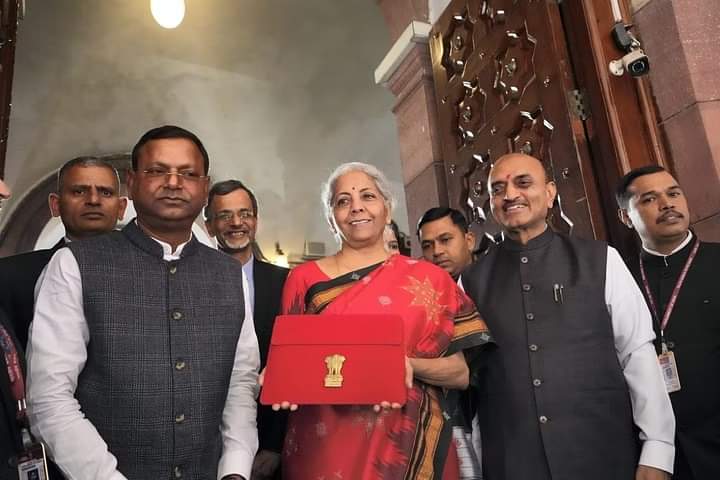 '(Budget 2023-24): Sitharaman said- Economy on track, exemption will be given in income tax'